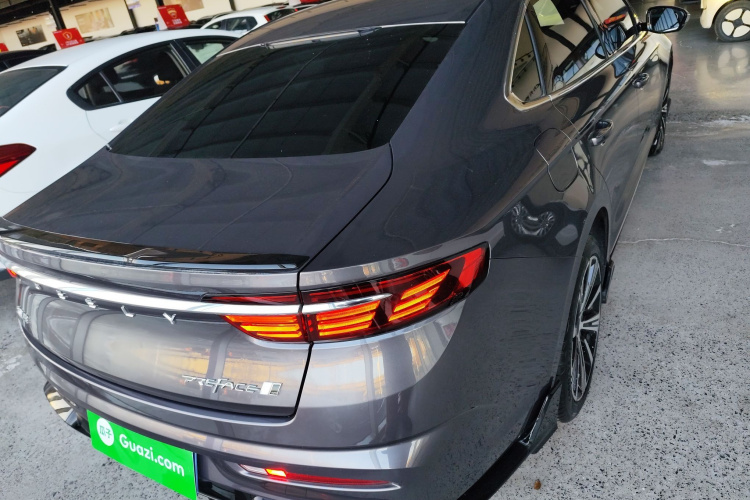 吉利汽车 星瑞 2025款 东方曜 2.0TD 望月版车身外观6