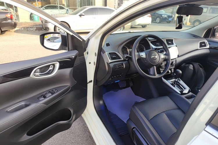 日产 轩逸 2022款 经典 1.6XL CVT豪华版中控内饰7003