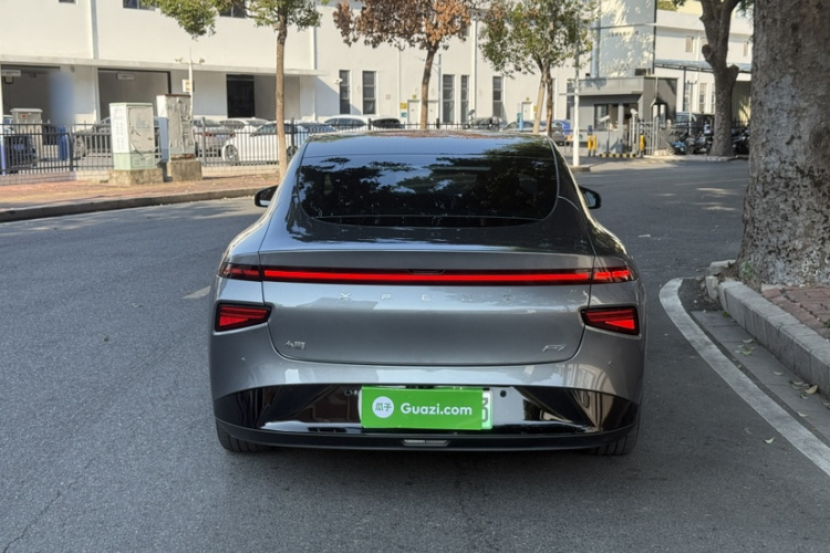 小鹏P7 2022款 480E+车身外观6002