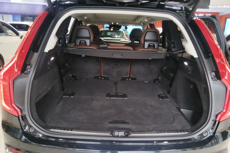 沃尔沃XC90 2020款 T6 智逸豪华版 7座机舱底盘23