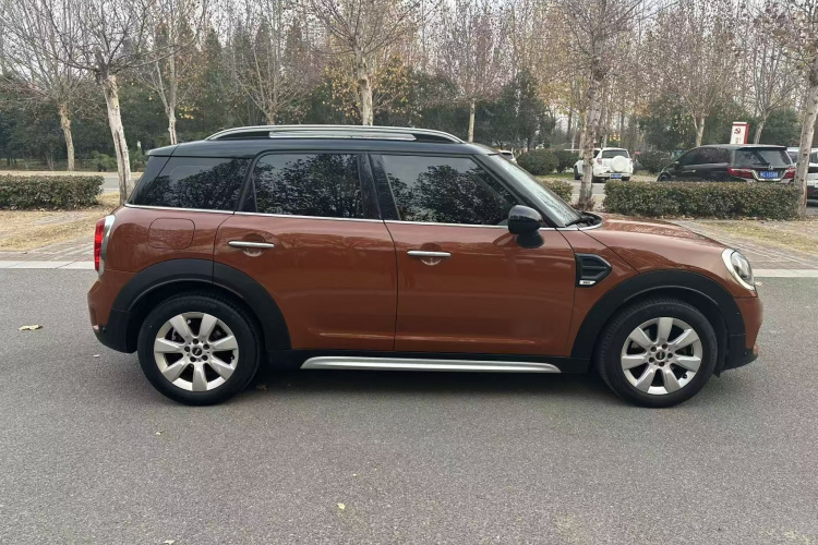MINI Countryman 2018款 1.5T COOPER ALL4 经典派车身外观6007