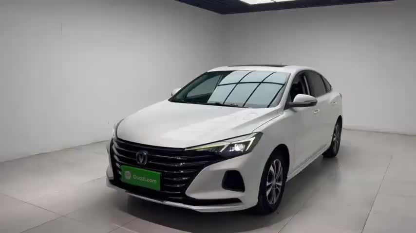 长安 逸动 2022款 PLUS 1.6L GDI 手动豪华型实拍1