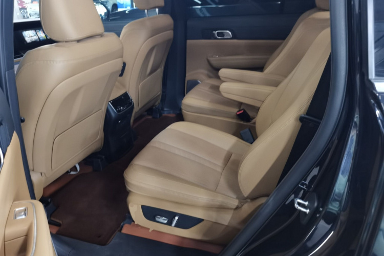 理想汽车 理想ONE 2020款 增程6座版中控内饰21