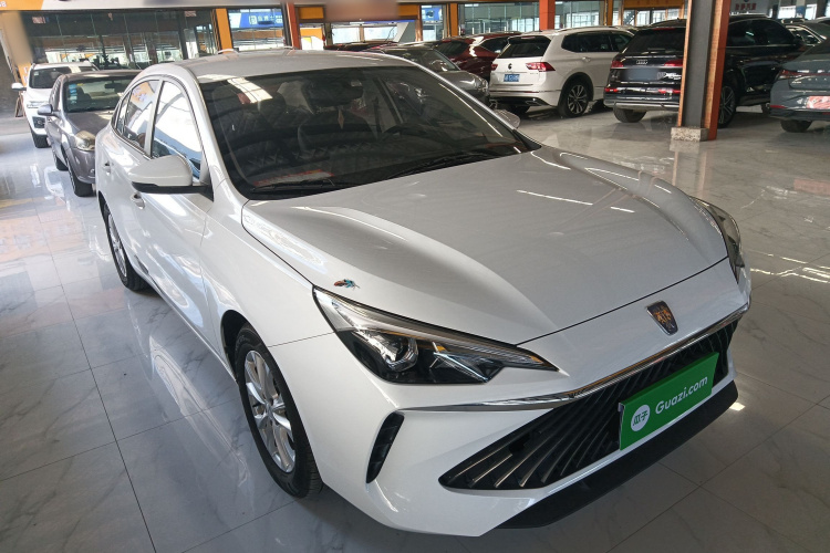 荣威i5 2023款 1.5L 手动舒享版车身外观3