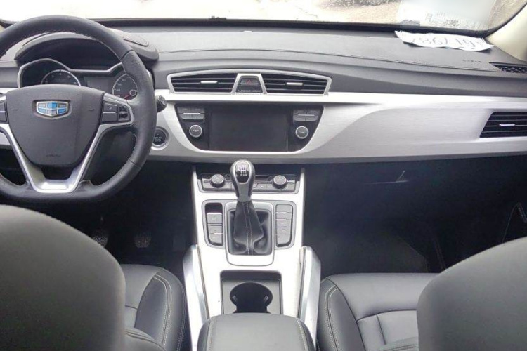 吉利汽车 博越 2016款 2.0L 手动智尚型局部细节16