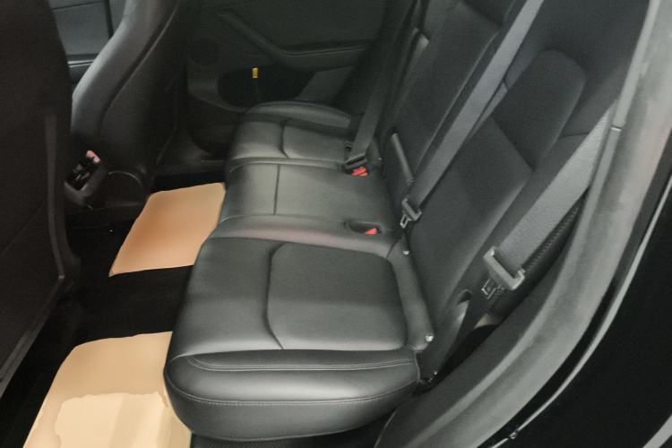 特斯拉 Model Y 2023款 后轮驱动版中控内饰7004