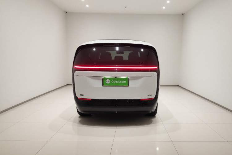 理想汽车 理想MEGA 2024款 Ultra车身外观6