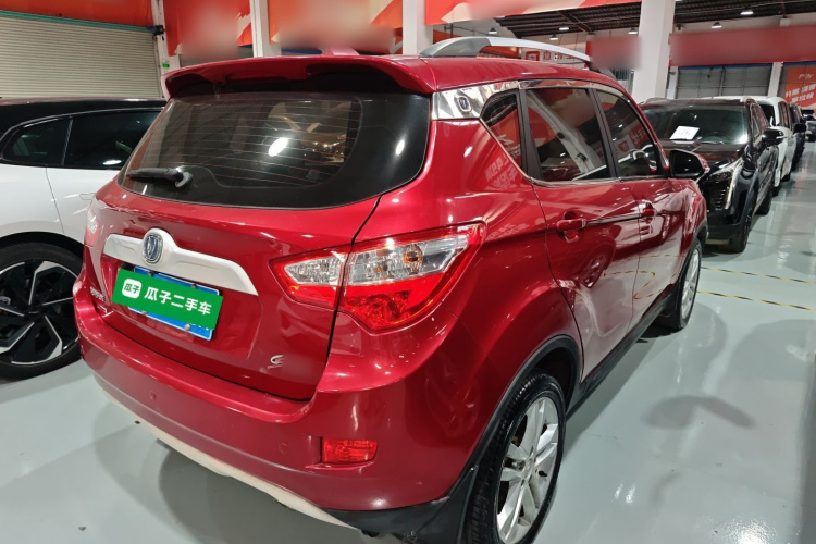 长安CS35 2016款 1.6L 手动豪华型 国V车身外观7