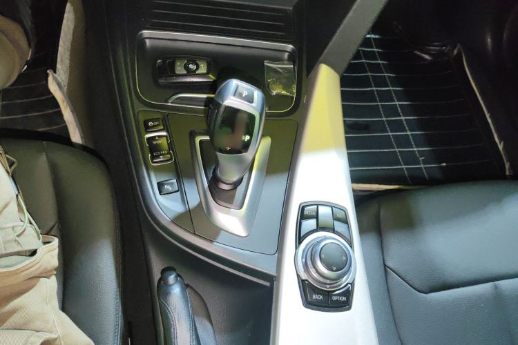 宝马3系 2016款 320Li 时尚型局部细节18