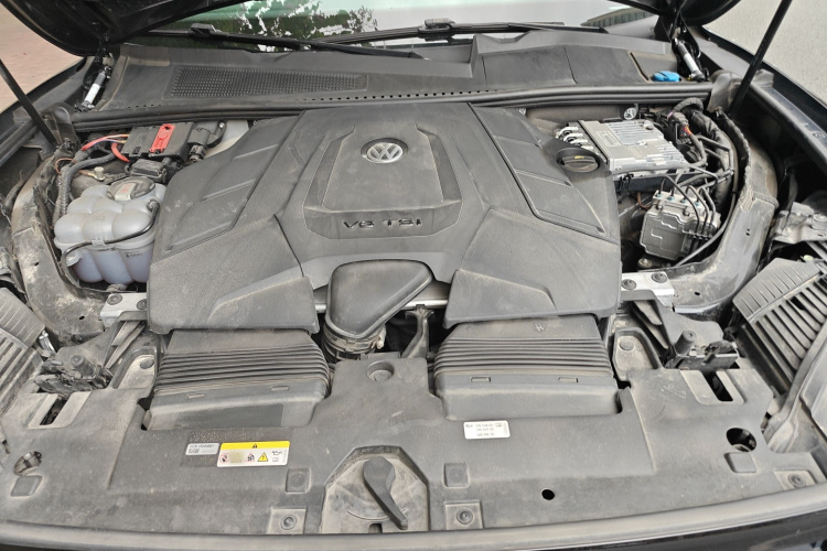 大众 途锐 2022款 3.0TSI 锐享版 曜黑运动套装局部细节24