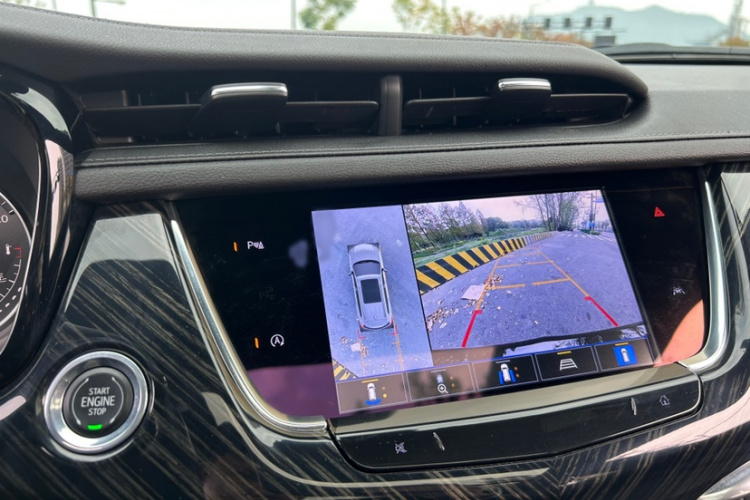 凯迪拉克XT6 2022款 2.0T 六座四驱豪华120周年限量版中控内饰7008