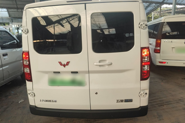 五菱汽车 五菱扬光 2024款 300KM 舒适型客车版 75kW车身外观6