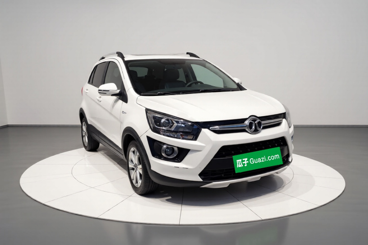 北汽新能源EX 2018款 EX360 新尚版车身外观3