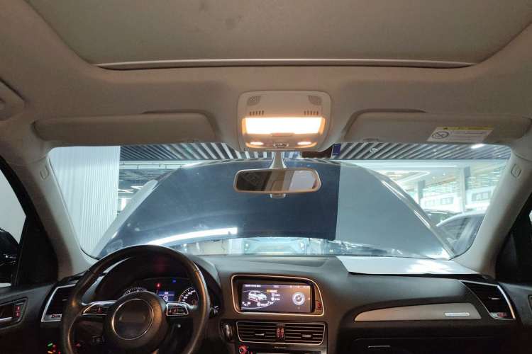 奥迪Q5 2017款 Plus 40 TFSI 进取型中控内饰22