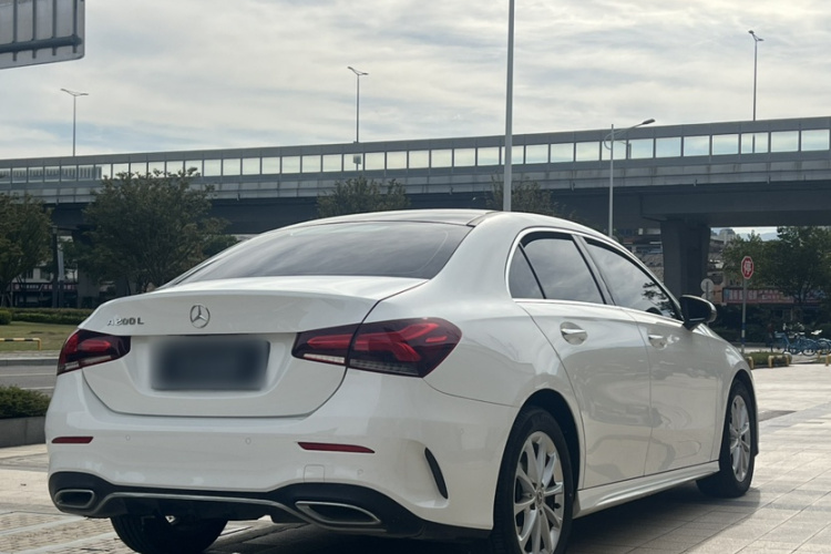 奔驰A级 2019款 A 200 L 运动轿车车身外观6006