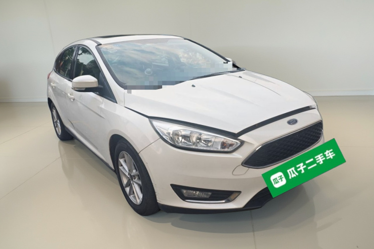 福特 福克斯 2015款 两厢 1.6L 自动风尚型车身外观3