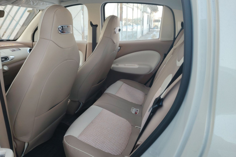 五菱汽车 宏光MINIEV 2025款 四门版 进阶款中控内饰7001