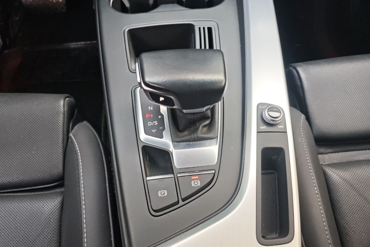 奥迪A4L 2020款 40 TFSI 豪华动感型局部细节18