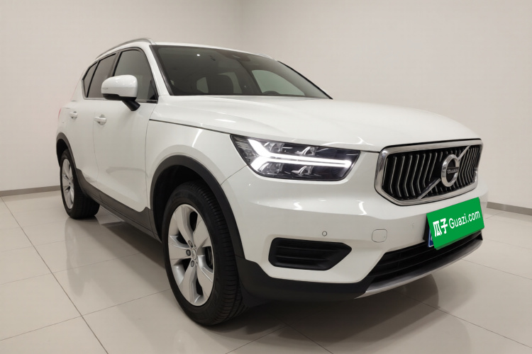 沃尔沃XC40 2021款 T4 四驱智行时尚版车身外观3