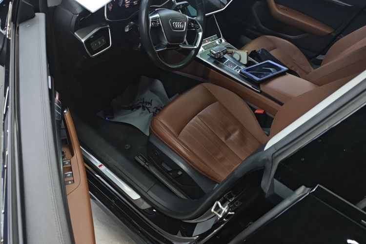 奥迪A7 2020款 40 TFSI 豪华型中控内饰20