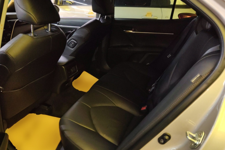 丰田 凯美瑞 2023款 2.0G 豪华版中控内饰21