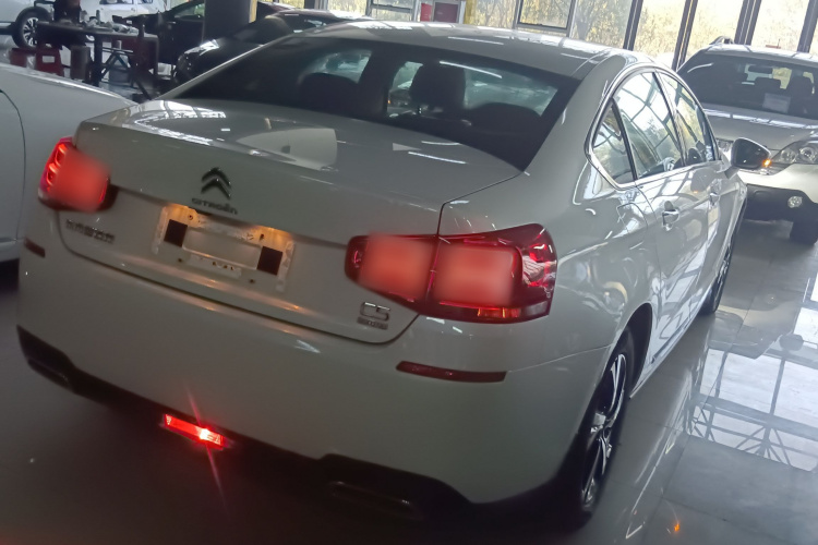 雪铁龙C5 2017款 350THP 自动豪华型车身外观7