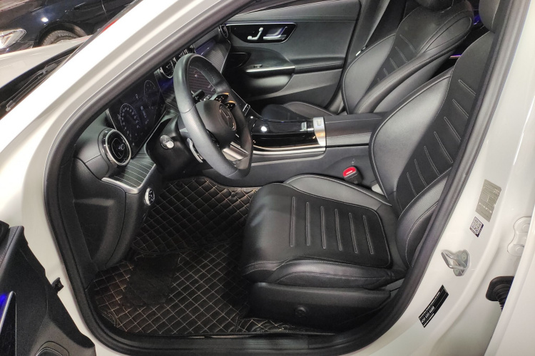 奔驰C级 2022款 C 200 L 运动版中控内饰19