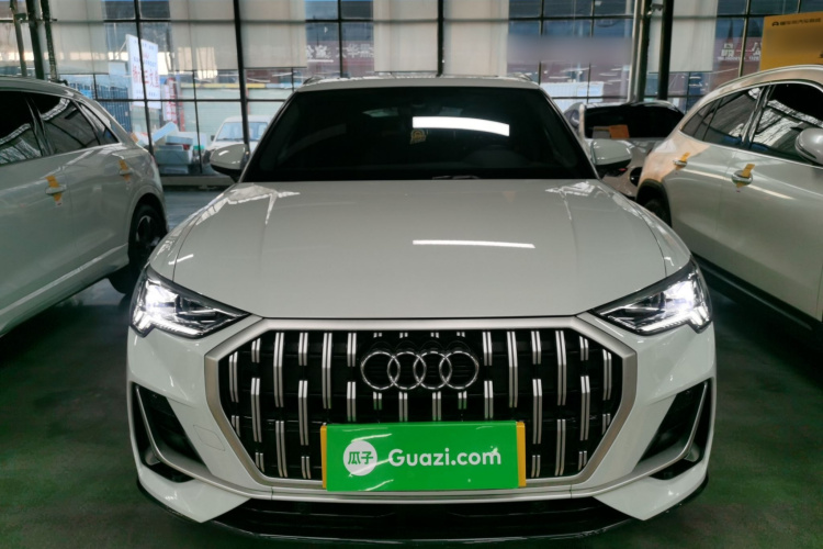 奥迪Q3 2024款 35 TFSI 时尚致雅型车身外观2