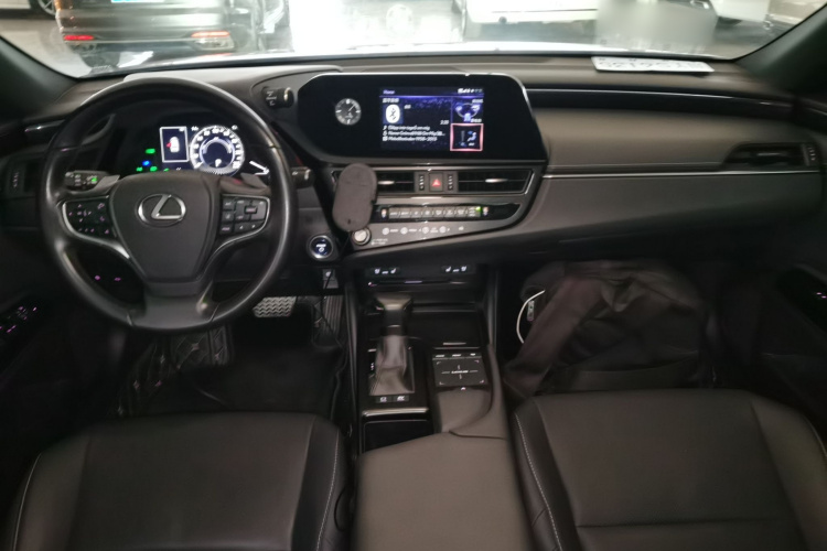 雷克萨斯ES 2021款 300h 臻享版中控内饰12