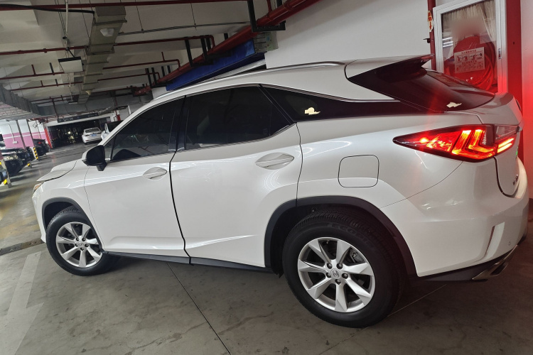 雷克萨斯RX 2016款 300 两驱舒适版 国V车身外观4