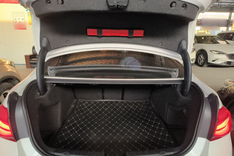 宝马3系 2017款 320Li 时尚型局部细节23