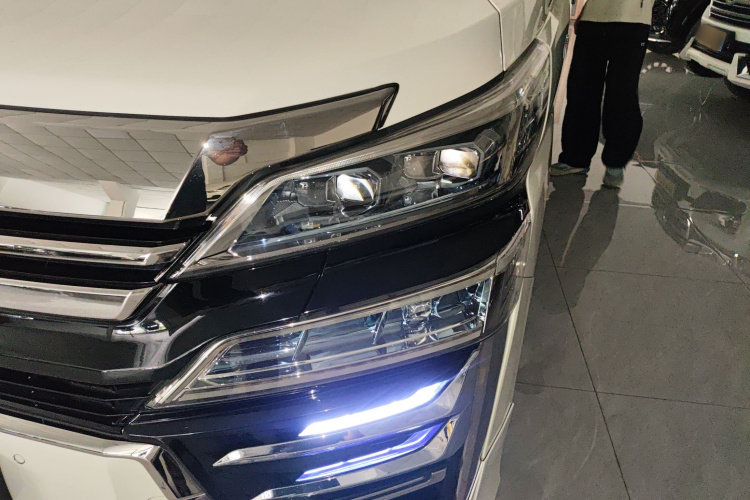 丰田 威尔法 2020款 双擎 2.5L HV豪华版局部细节36