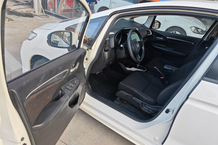 本田 飞度 2018款 1.5L CVT潮跑版中控内饰20