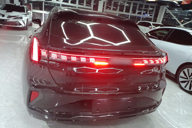 极氪001 2025款 WE版 100kWh 后驱车身外观6004