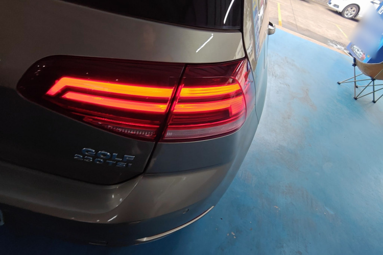 大众 高尔夫 2018款 230TSI 自动舒适型车身外观6002