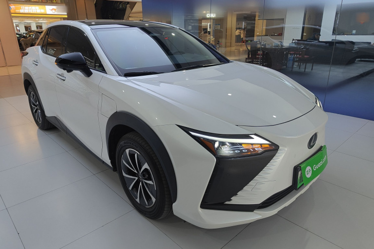 雷克萨斯RZ 2023款 450e 四驱纵享版车身外观3