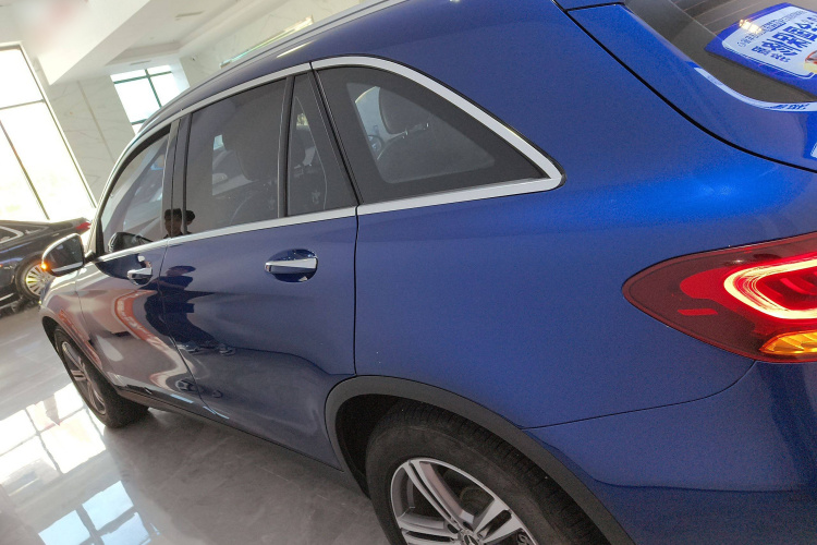 奔驰GLC 2021款 GLC 260 L 4MATIC 动感型车身外观4