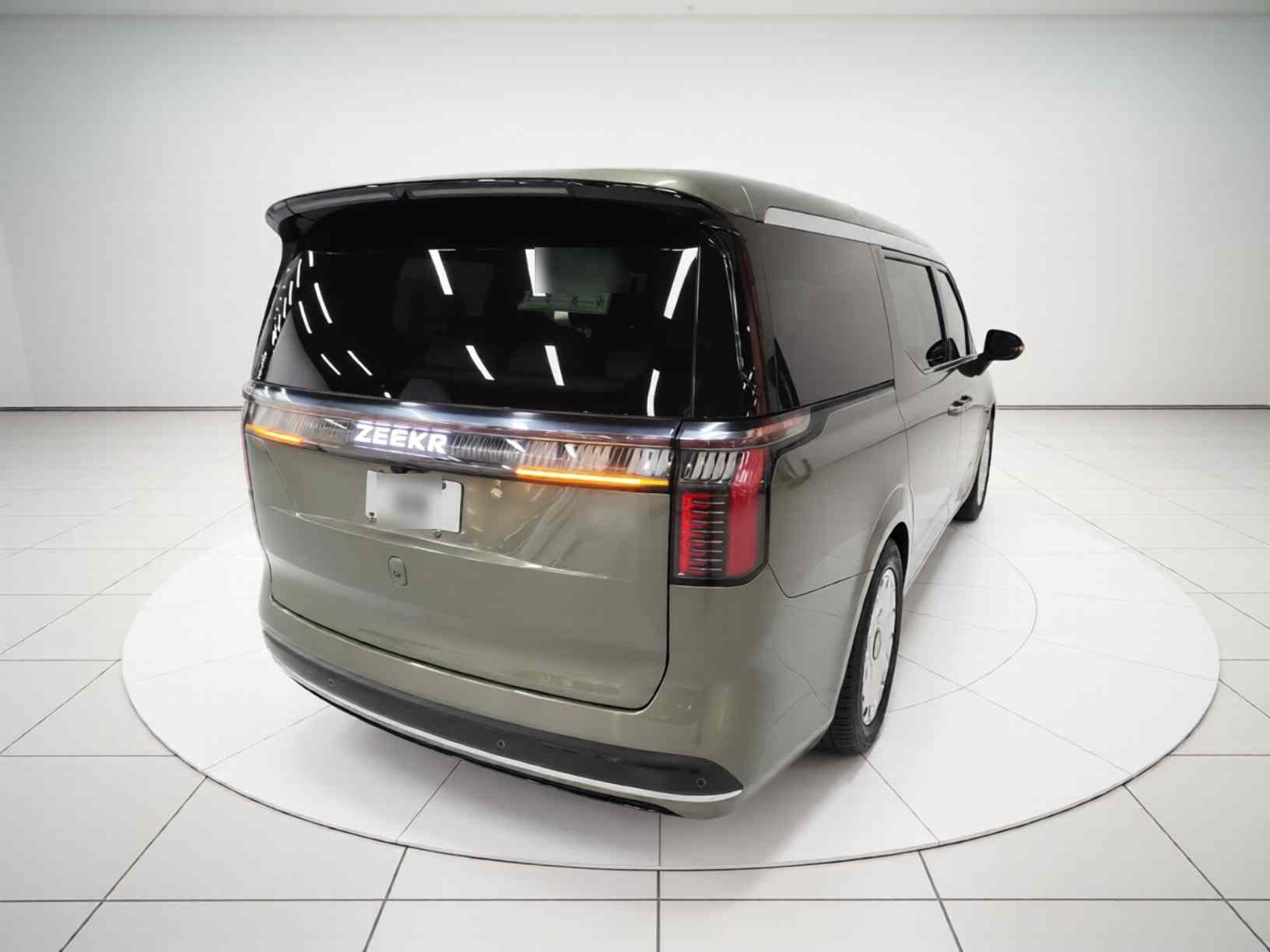 极氪009 2024款 七座过道版四驱 108kWh(5)