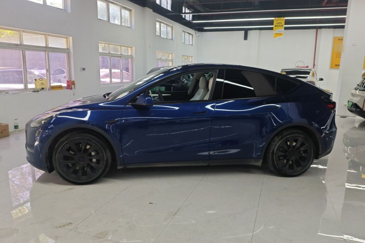特斯拉 Model Y 2021款 长续航全轮驱动版车身外观6003