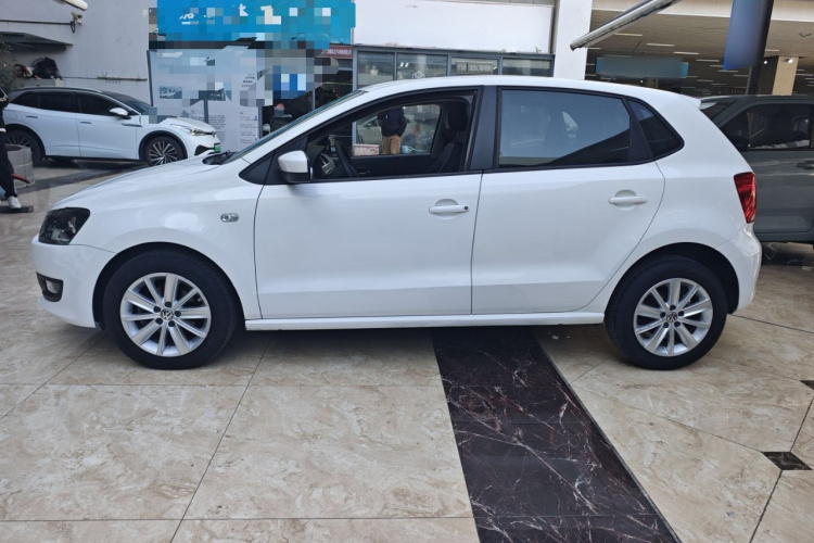 大众 Polo 2013款 1.6L 自动豪华版车身外观4