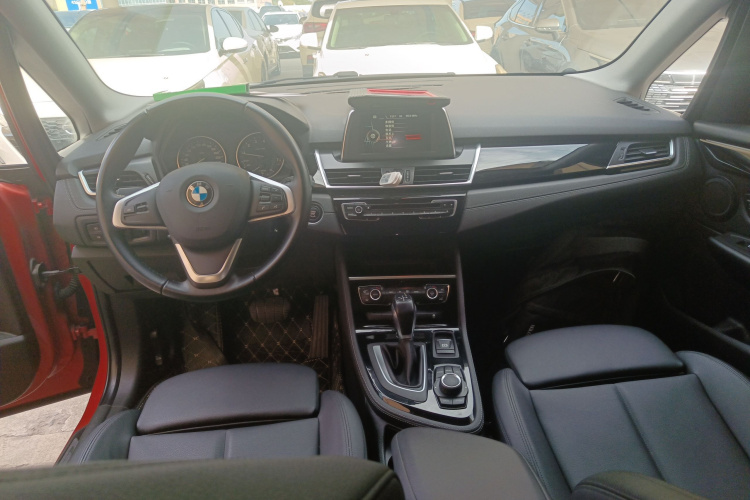 宝马2系旅行车 2016款 218i 运动设计套装中控内饰12