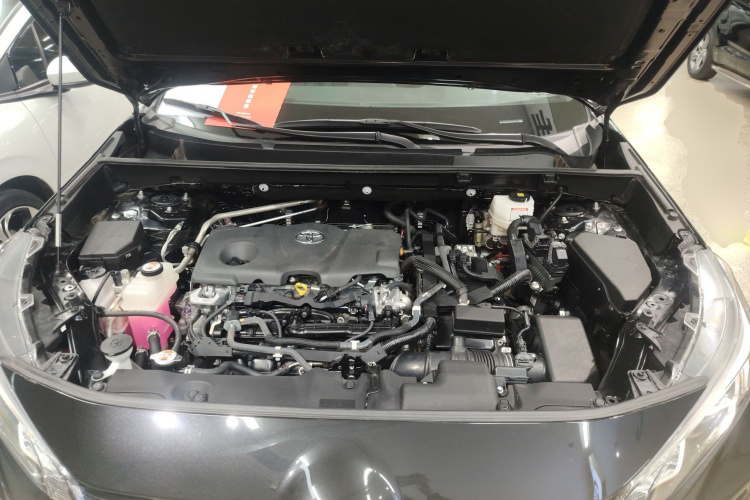 丰田 威兰达 2023款 双擎 2.5L E-CVT四驱豪华PLUS版机舱底盘24