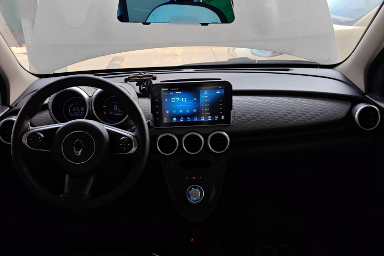 欧拉黑猫 2021款 301km 基础型中控内饰12