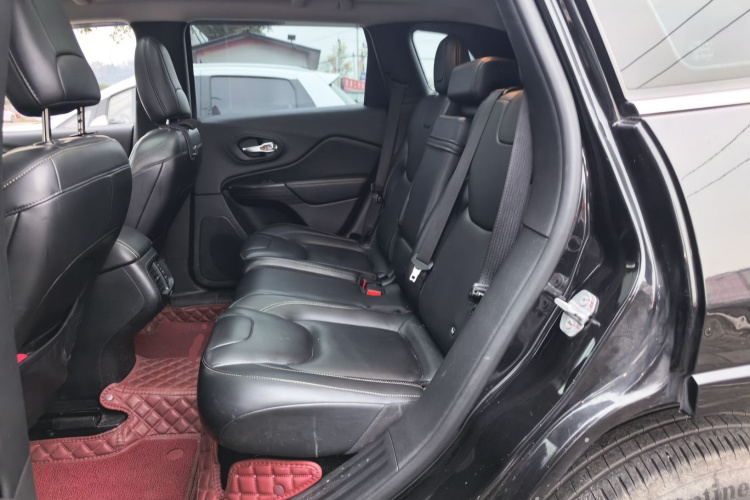 Jeep 自由光 2017款 2.4L 专业版中控内饰21