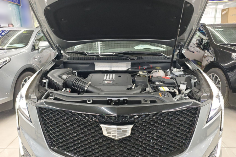 凯迪拉克XT5 2023款 2.0T 四驱尊贵型（至臻版）机舱底盘24