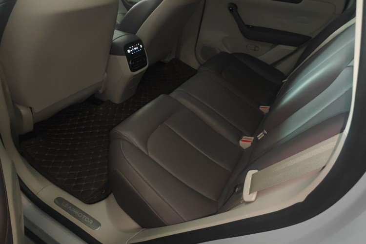 零跑汽车 零跑C11 2023款 增程 285智享版中控内饰7004