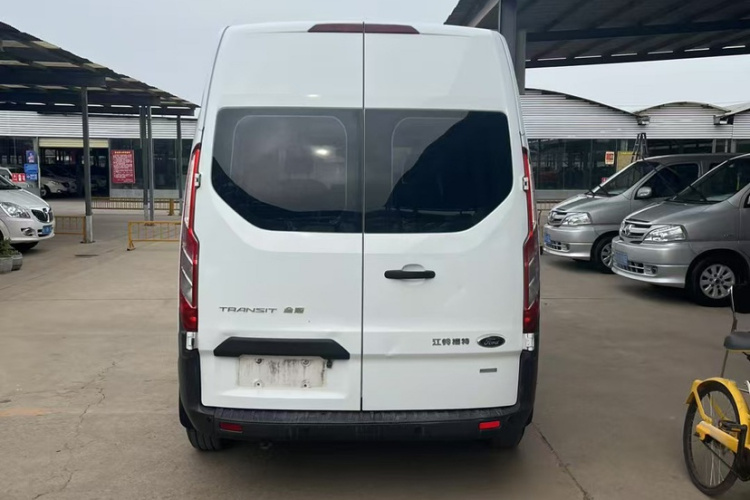 福特 全顺 2017款 2.0T汽油多功能商用车中轴中顶国V车身外观6003