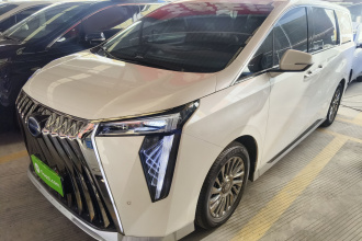 广汽传祺 传祺M8 2023款 宗师系列 双擎 至尊版