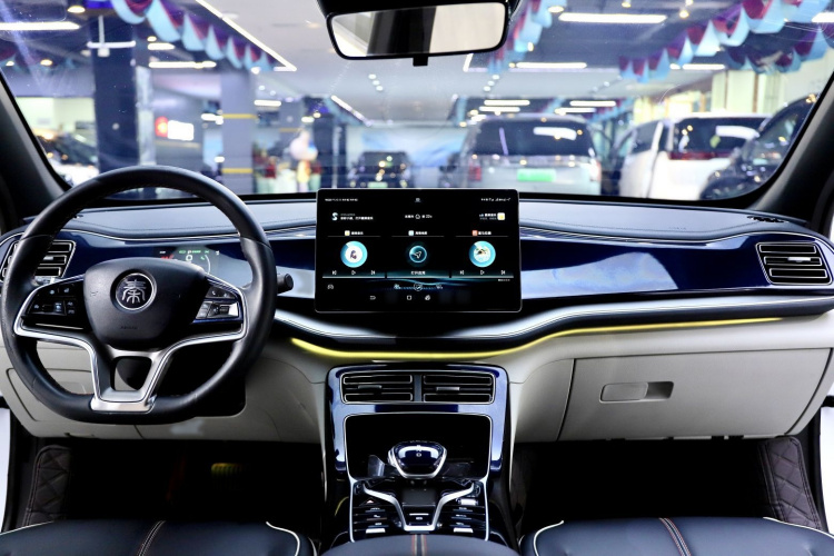 比亚迪 秦PLUS 2021款 EV 500KM 尊贵型中控内饰7004