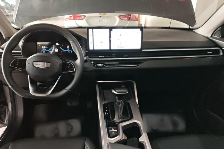 吉利汽车 帝豪 2026款 第4代 400万纪念款 1.5L CVT超越型中控内饰7002